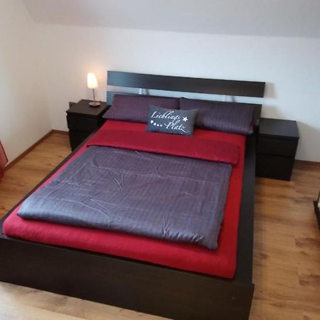 Private Zimmer Bei Der Weser-Ems-Halle Oldenburg Exterior photo