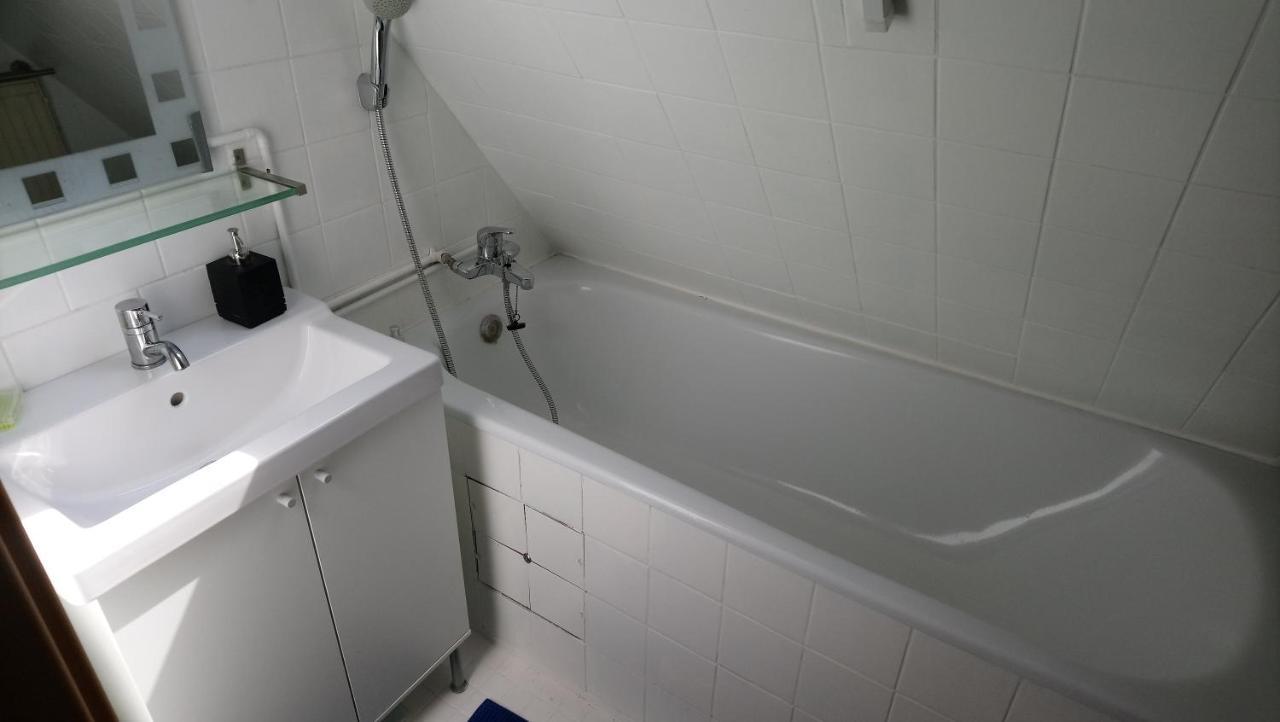 Private Zimmer Bei Der Weser-Ems-Halle Oldenburg Exterior photo